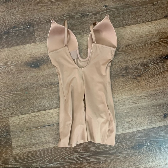 Spanx womens brown Plunge Low-Back Mid-Thigh Bodysuit L - Picture 5 of 11